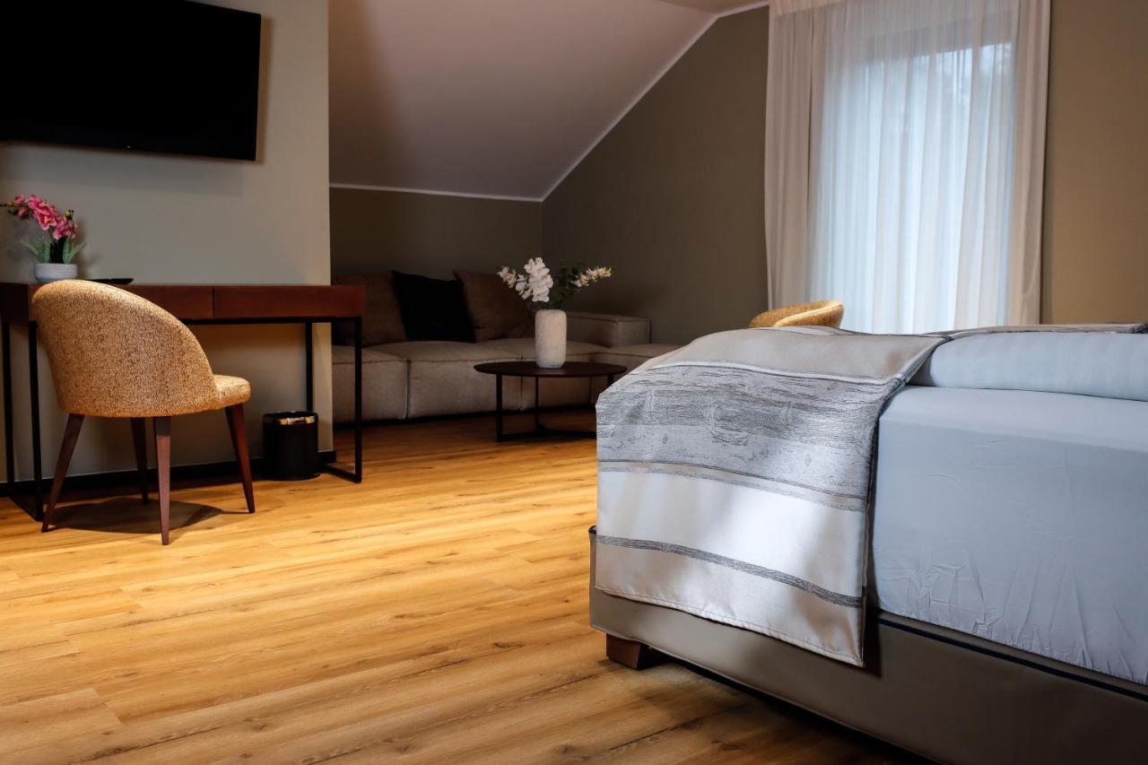 Hotel Wehra Wehr  Esterno foto